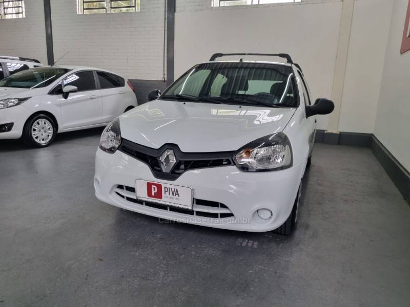 RENAULT - CLIO - 2014/2015 - Branca - R$ 24.500,00