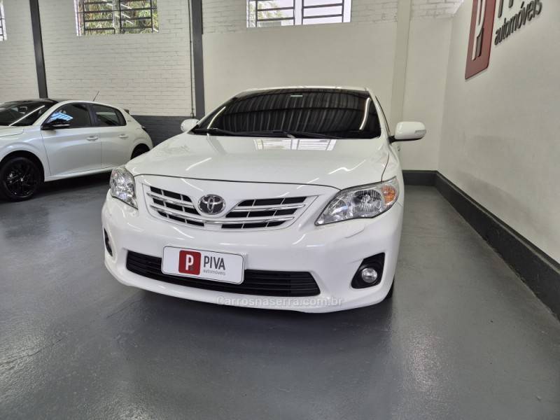 TOYOTA - COROLLA - 2013/2014 - Branca - R$ 83.000,00