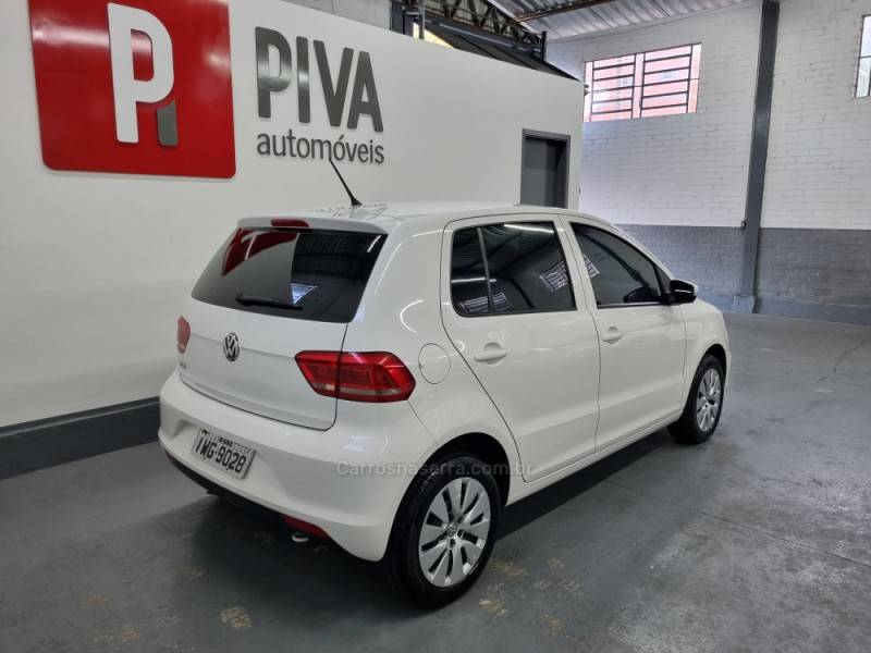 VOLKSWAGEN - FOX - 2015/2015 - Branca - R$ 46.900,00