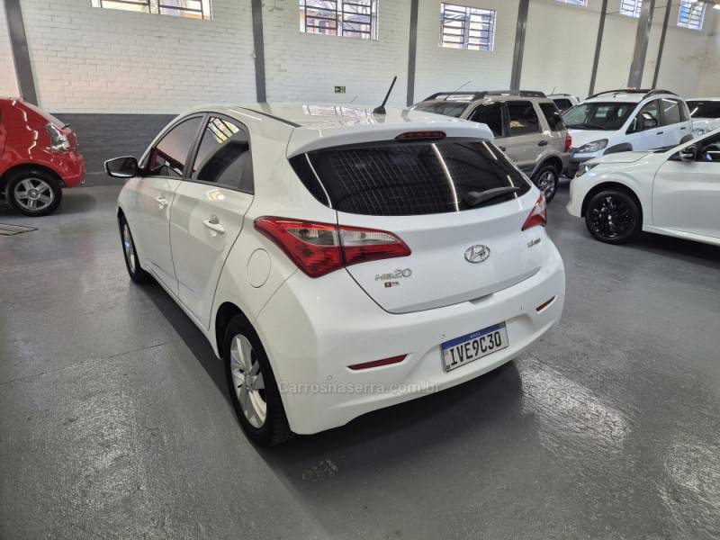 HYUNDAI - HB20 - 2013/2014 - Branca - R$ 51.500,00