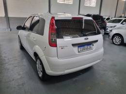 FORD - FIESTA - 2013/2014 - Branca - R$ 29.900,00