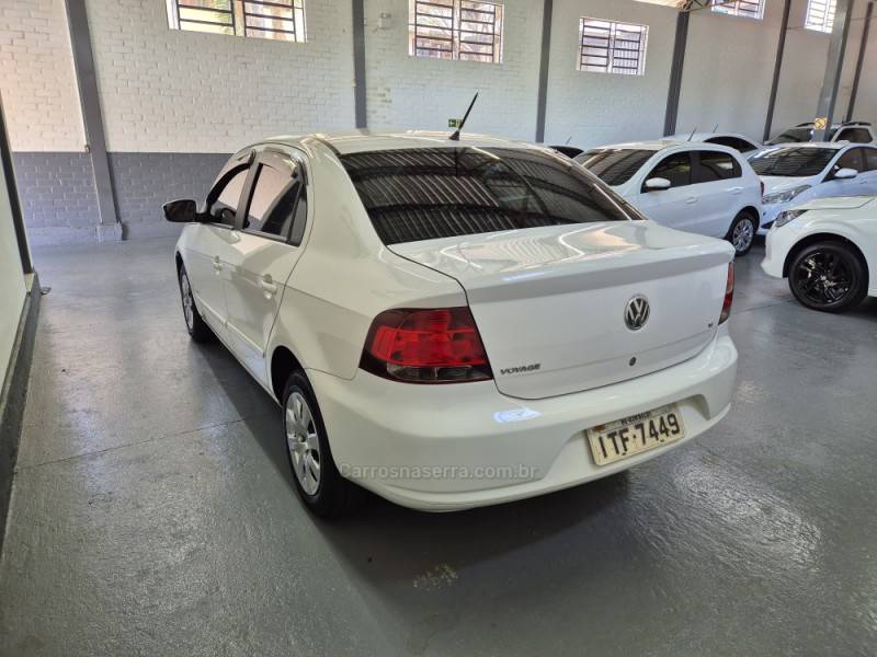 VOLKSWAGEN - VOYAGE - 2012/2013 - Branca - R$ 36.500,00