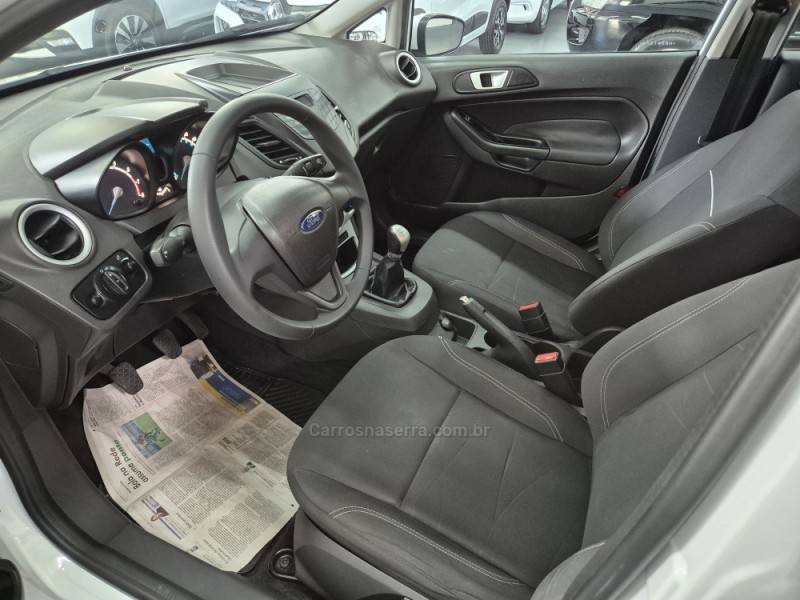 FORD - FIESTA - 2017/2017 - Branca - R$ 53.500,00