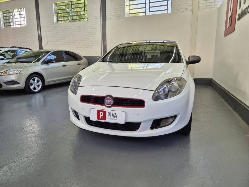 FIAT - BRAVO - 2012/2013 - Branca - R$ 43.500,00