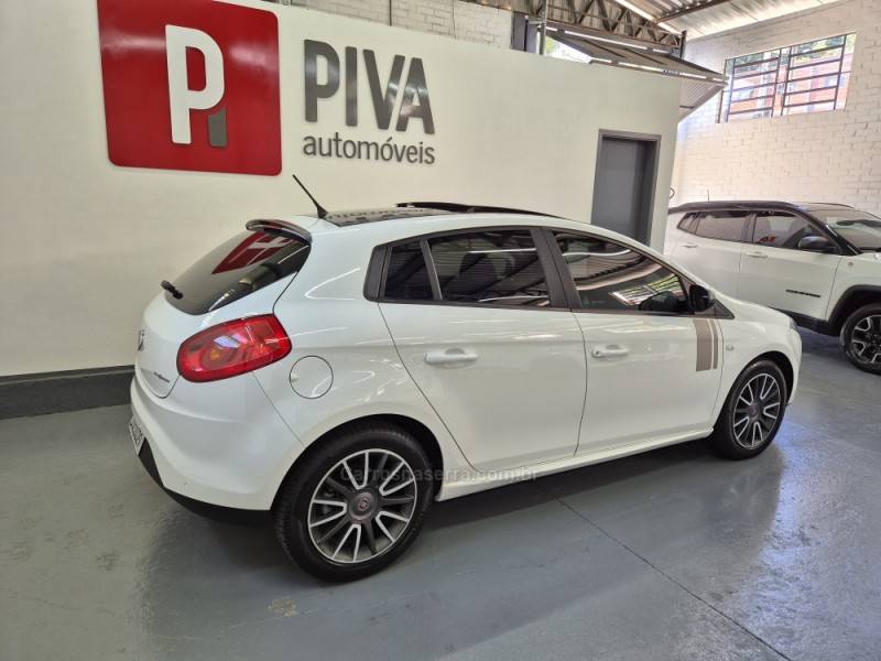 FIAT - BRAVO - 2012/2013 - Branca - R$ 43.500,00