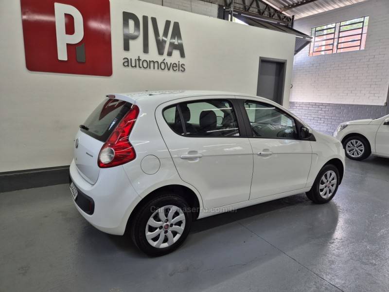 FIAT - PALIO - 2013/2014 - Branca - R$ 36.500,00