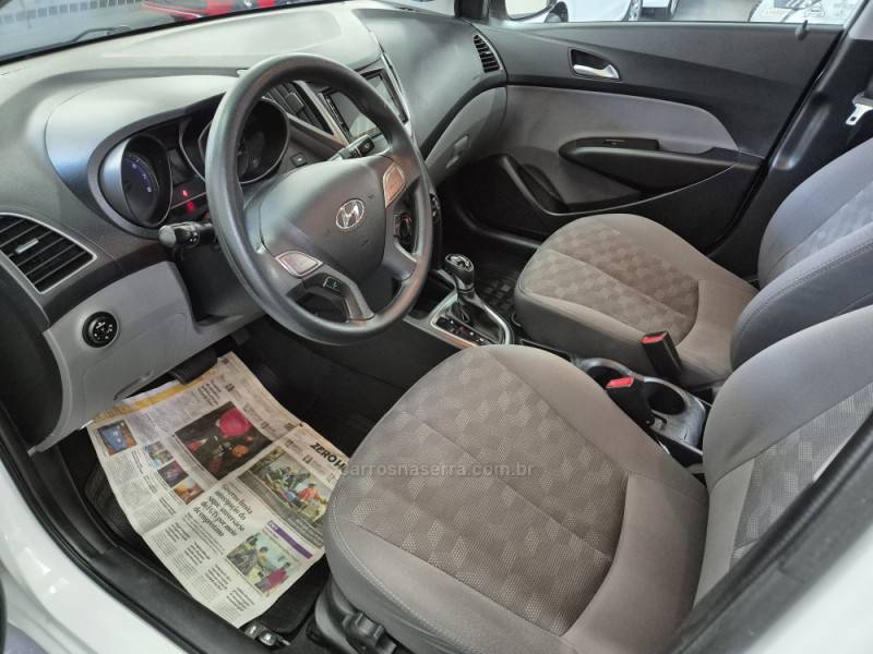 HYUNDAI - HB20S - 2017/2017 - Branca - R$ 64.500,00