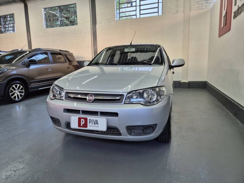 FIAT - PALIO - 2011/2012 - Prata - R$ 28.500,00