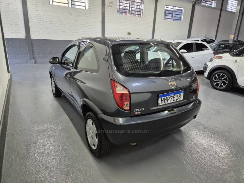 CHEVROLET - CELTA - 2008/2008 - Cinza - R$ 17.900,00