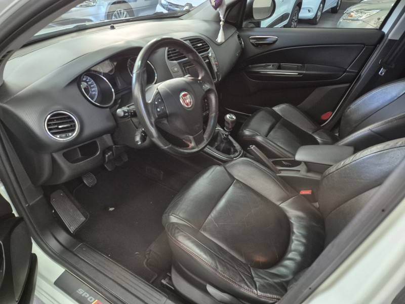 FIAT - BRAVO - 2012/2013 - Branca - R$ 43.500,00
