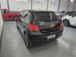 CHEVROLET - ONIX - 2016/2016 - Preta - R$ 55.900,00