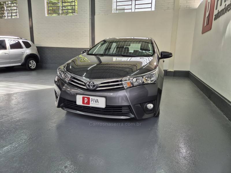 TOYOTA - COROLLA - 2016/2017 - Cinza - R$ 83.900,00