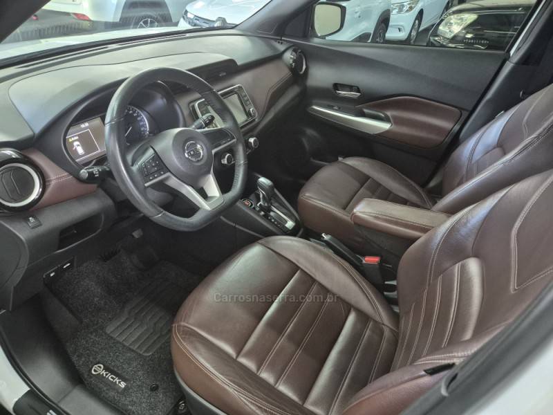 NISSAN - KICKS - 2018/2019 - Branca - R$ 88.900,00