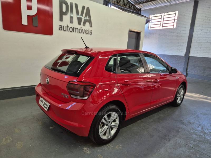 VOLKSWAGEN - POLO - 2018/2019 - Vermelha - R$ 72.900,00