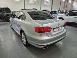 VOLKSWAGEN - JETTA - 2014/2014 - Prata - R$ 89.900,00