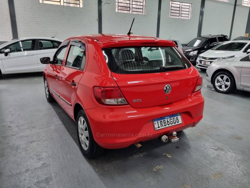 VOLKSWAGEN - GOL - 2010/2011 - Vermelha - R$ 25.900,00