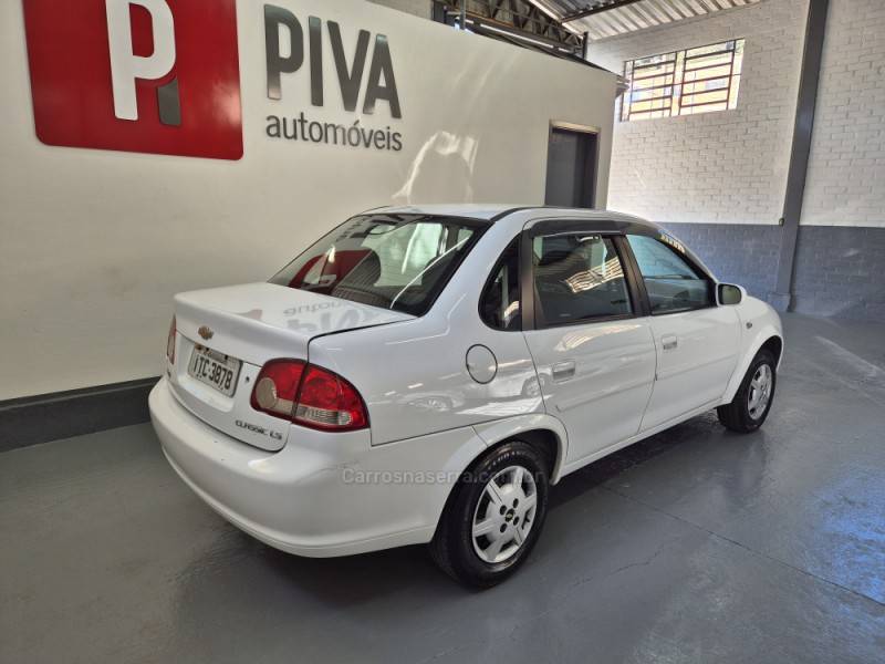CHEVROLET - CLASSIC - 2012/2012 - Branca - R$ 25.000,00