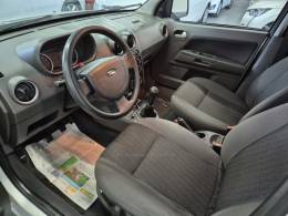 FORD - ECOSPORT - 2006/2007 - Prata - R$ 31.500,00