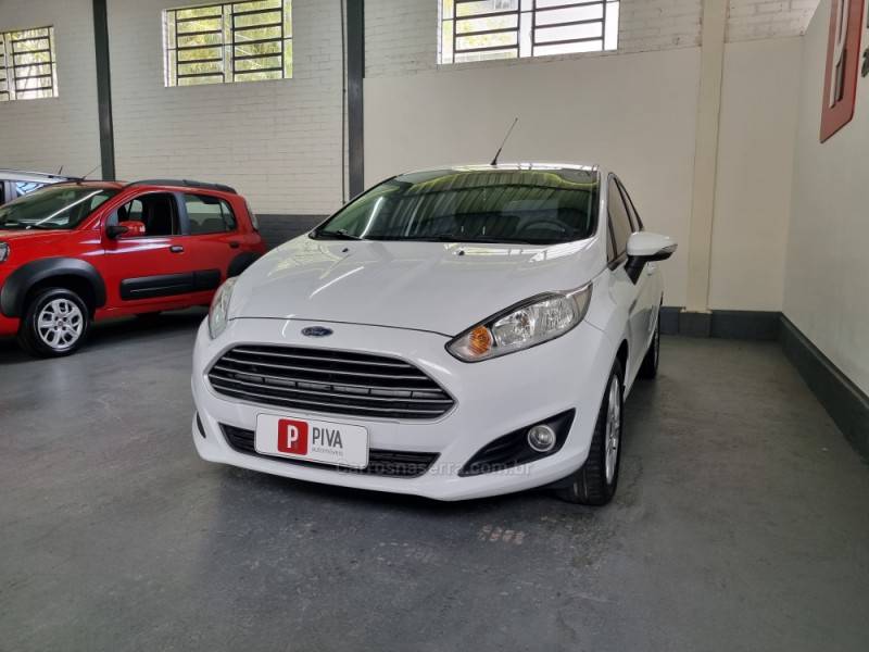 FORD - FIESTA - 2014/2014 - Branca - R$ 43.900,00