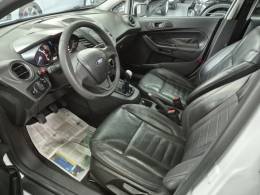 FORD - FIESTA - 2015/2015 - Branca - R$ 45.500,00