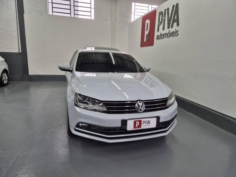 VOLKSWAGEN - JETTA - 2017/2017 - Prata - R$ 91.900,00