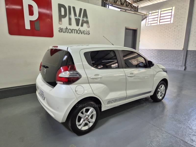 FIAT - MOBI - 2016/2017 - Branca - R$ 44.900,00