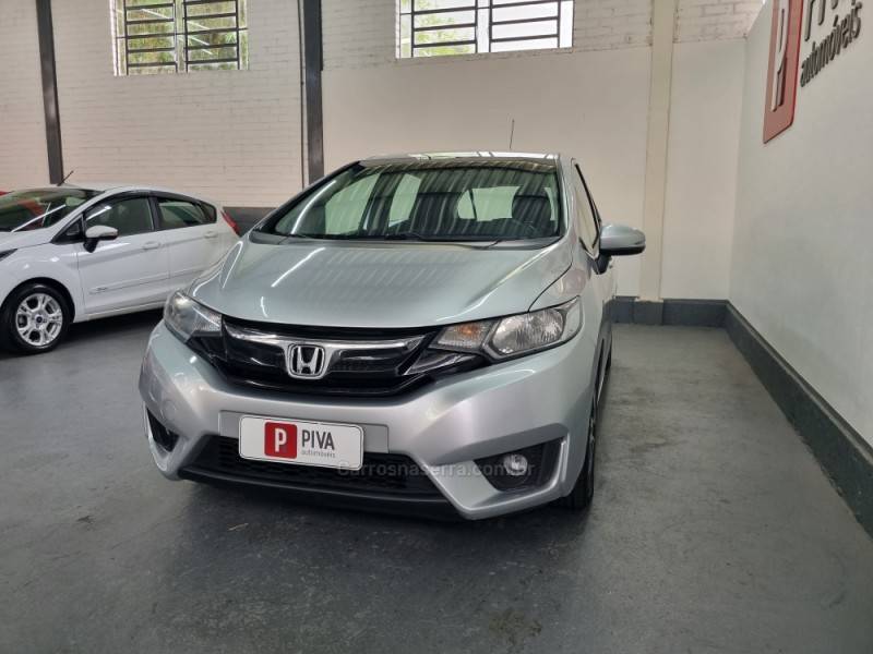 HONDA - FIT - 2015/2016 - Prata - R$ 68.500,00