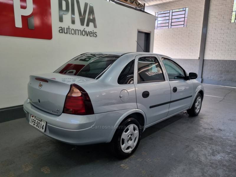 CHEVROLET - CORSA - 2009/2009 - Prata - R$ 26.900,00