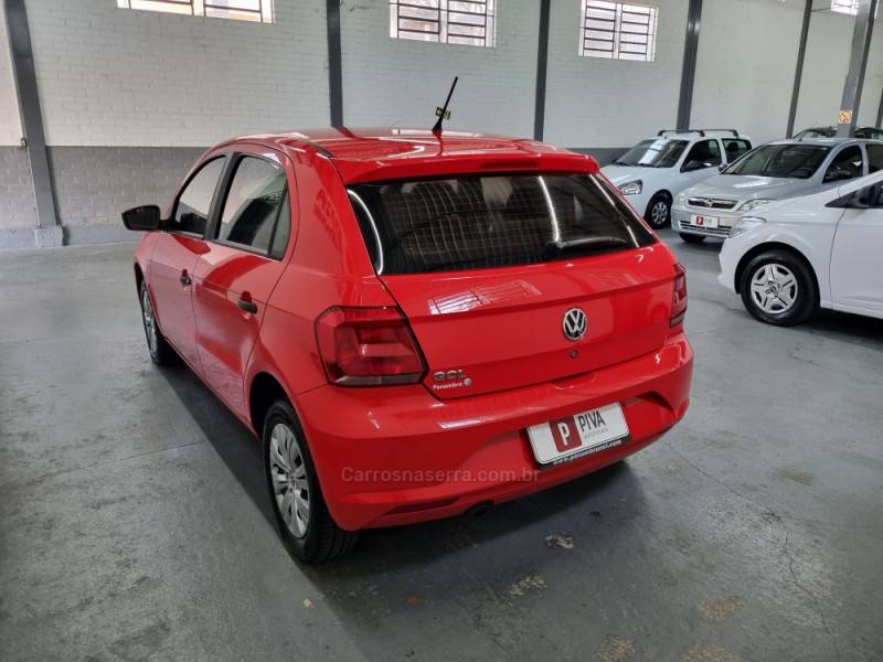 VOLKSWAGEN - GOL - 2016/2017 - Vermelha - R$ 43.900,00