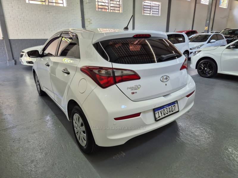 HYUNDAI - HB20 - 2018/2019 - Branca - R$ 53.900,00