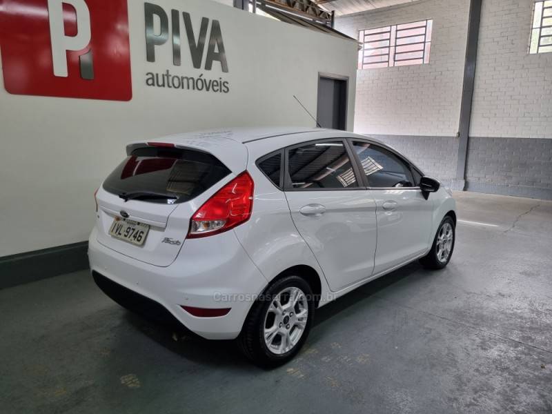 FORD - FIESTA - 2014/2014 - Branca - R$ 43.900,00