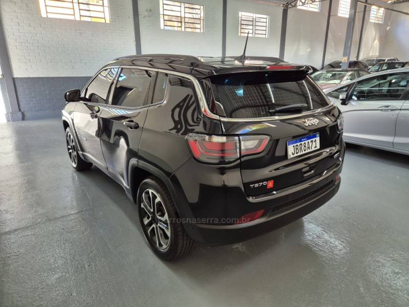JEEP - COMPASS - 2022/2023 - Preta - R$ 137.900,00