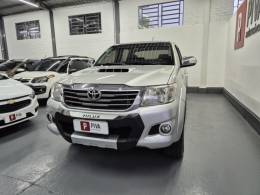 TOYOTA - HILUX - 2013/2014 - Prata - R$ 143.900,00