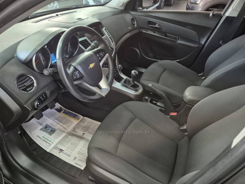 CHEVROLET - CRUZE - 2013/2014 - Cinza - R$ 61.000,00