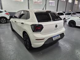 VOLKSWAGEN - POLO - 2023/2024 - Branca - R$ 72.500,00