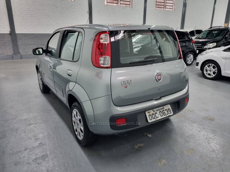 FIAT - UNO - 2013/2014 - Cinza - R$ 33.500,00