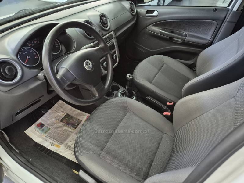 VOLKSWAGEN - VOYAGE - 2012/2013 - Branca - R$ 36.500,00