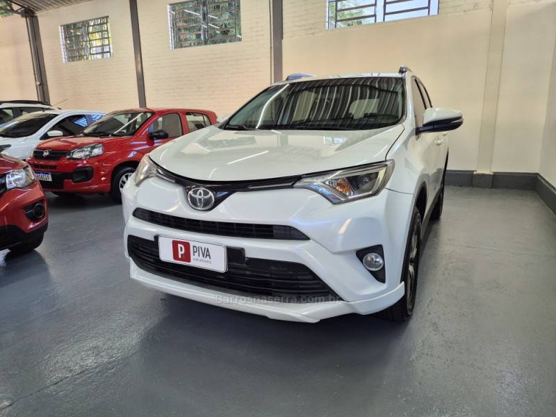 TOYOTA - RAV4 - 2018/2018 - Branca - R$ 119.900,00