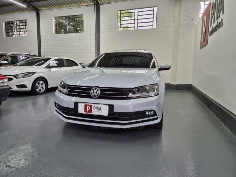 VOLKSWAGEN - JETTA - 2017/2017 - Prata - R$ 91.900,00