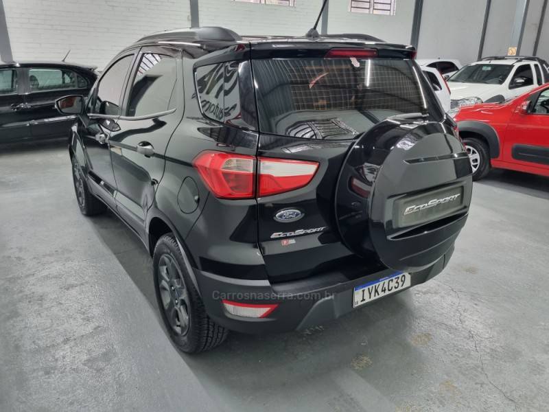 FORD - ECOSPORT - 2018/2018 - Preta - R$ 74.000,00