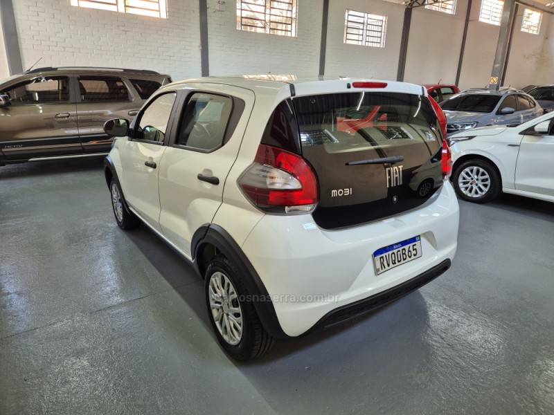FIAT - MOBI - 2022/2023 - Branca - R$ 53.000,00