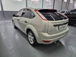 FORD - FOCUS - 2010/2011 - Prata - R$ 42.500,00