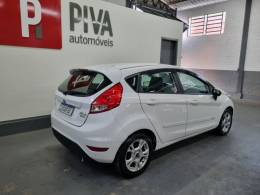 FORD - FIESTA - 2016/2016 - Branca - R$ 49.500,00