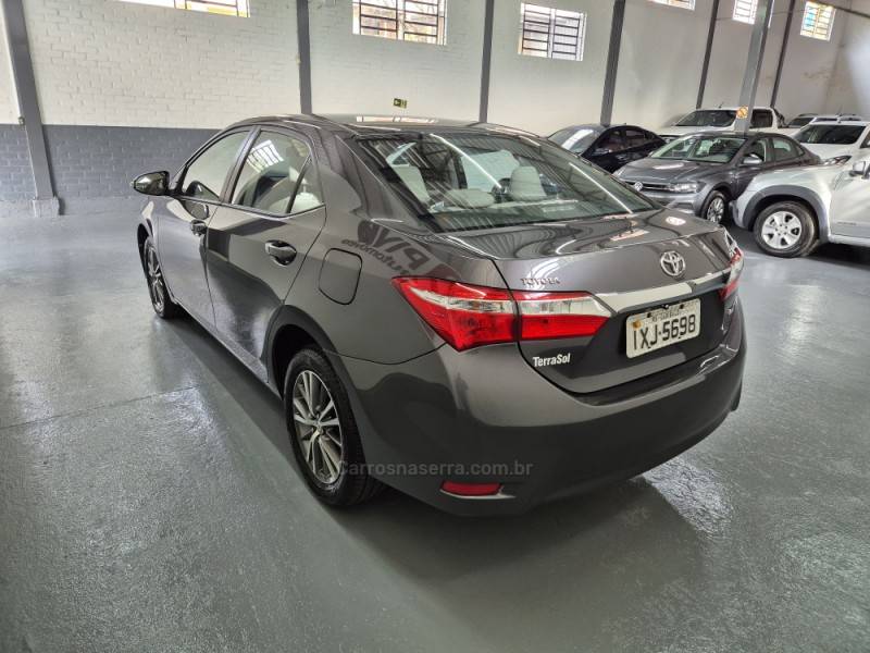 TOYOTA - COROLLA - 2016/2017 - Cinza - R$ 83.900,00