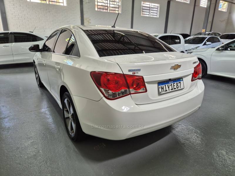 CHEVROLET - CRUZE - 2011/2012 - Branca - R$ 53.500,00