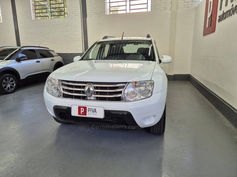 RENAULT - DUSTER - 2012/2013 - Branca - R$ 49.900,00