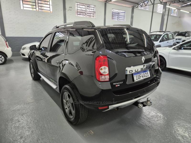 RENAULT - DUSTER - 2013/2013 - Preta - R$ 49.900,00