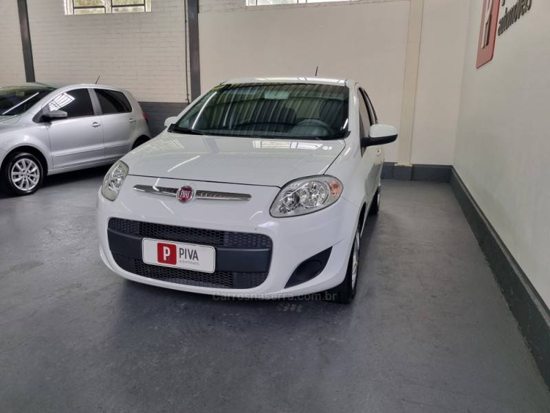 FIAT - PALIO - 2013/2014 - Branca - R$ 37.500,00