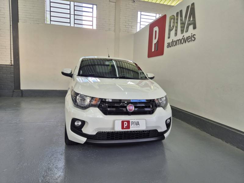 FIAT - MOBI - 2016/2017 - Branca - R$ 44.900,00