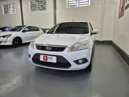 FORD - FOCUS - 2012/2013 - Branca - R$ 46.900,00